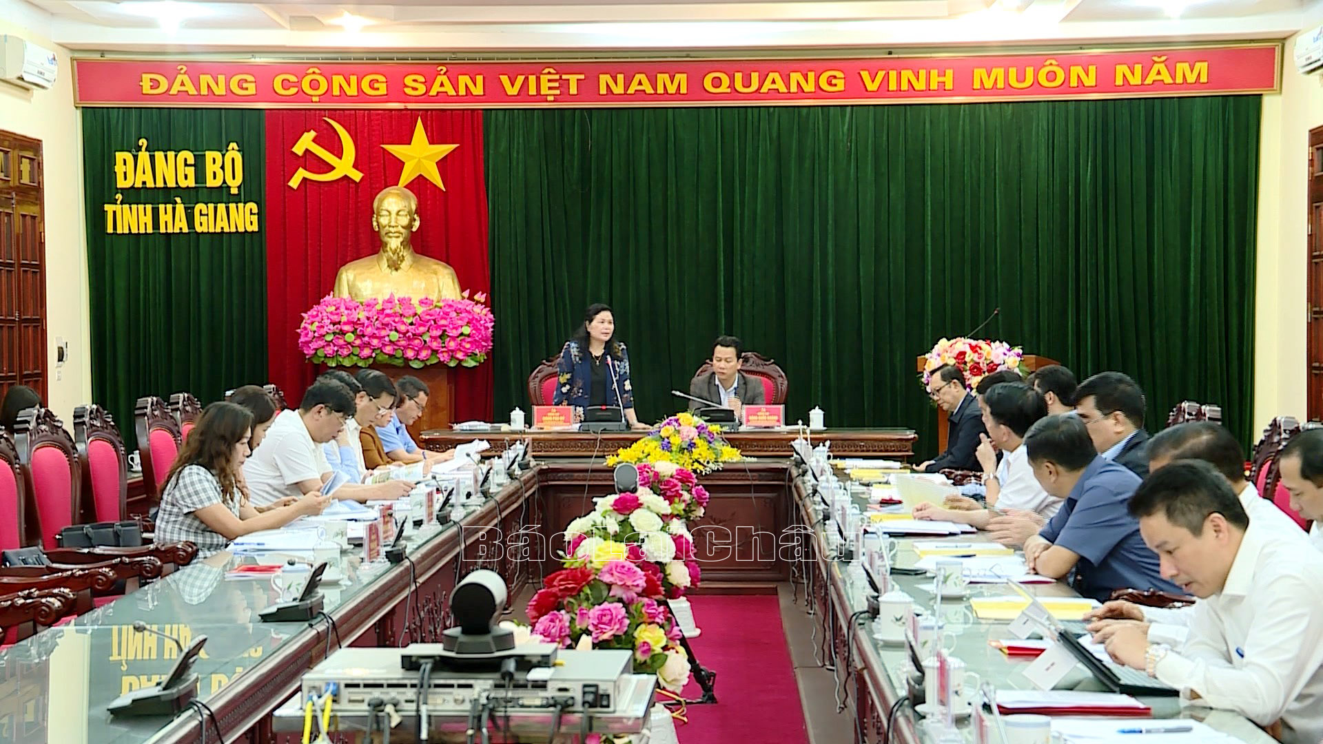 Quang cảnh buổi làm việc.